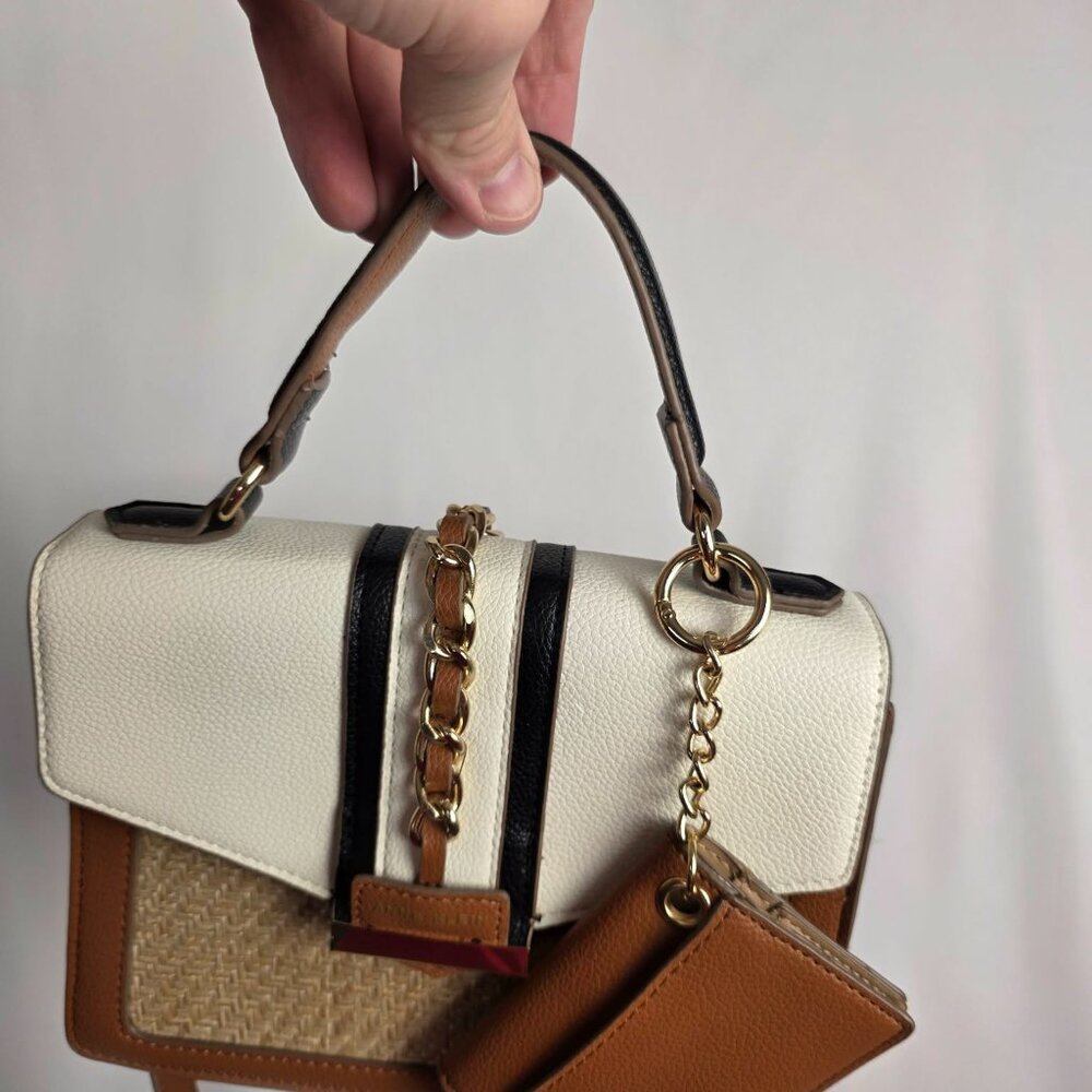 Anne Klein White & Brown Woven Crossbody w/ Detachable Wallet Pouch! - Picture 3 of 14